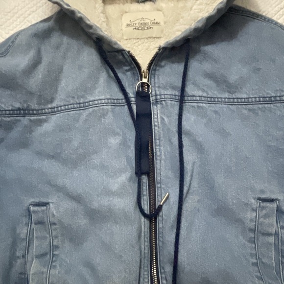 Ashley Vintage Charm Women's Denim Hoodie Jacket Cropped Sherpa Size L 90s - Picture 3 of 9